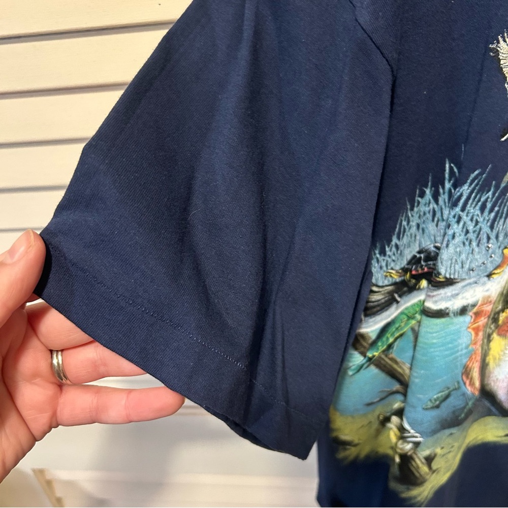 Vintage 1990s Largemouth Bass All Over Print Graphic T-Shirt Men’s XL Navy Blue - Picture 4 of 6